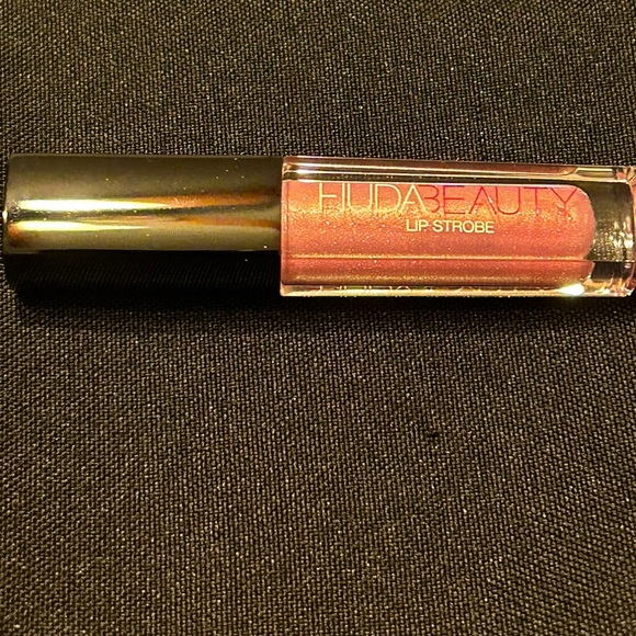 Amazon Makeup Pick 625 Huda Beauty Snobby Lipstrobe Gloss New